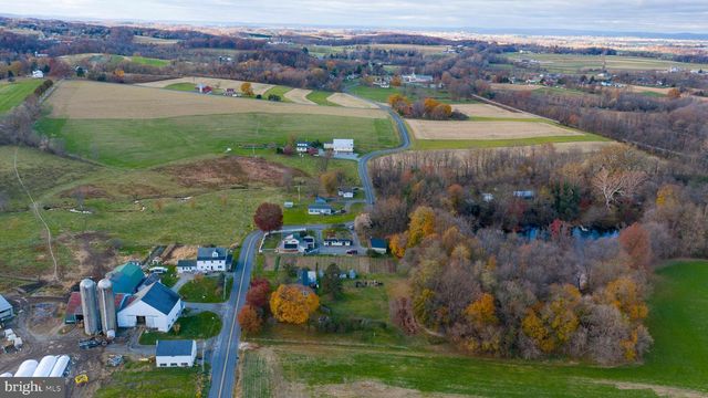 323 FAIRVIEW RD, New Providence, PA 17560