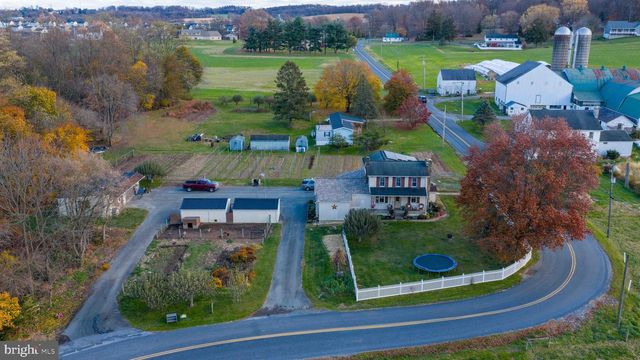 323 FAIRVIEW RD, New Providence, PA 17560