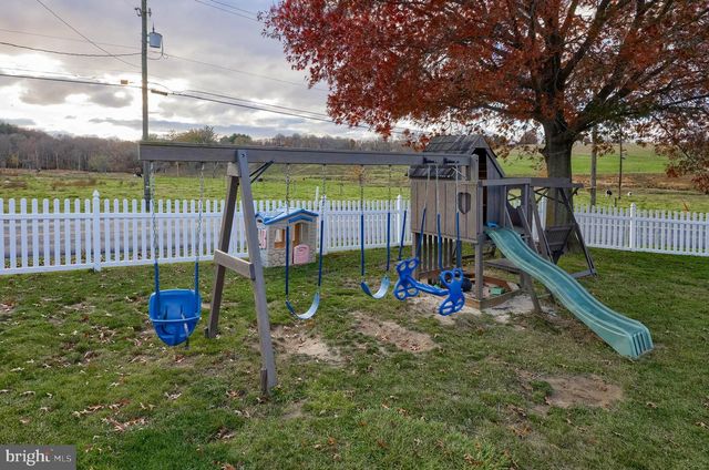 323 FAIRVIEW RD, New Providence, PA 17560