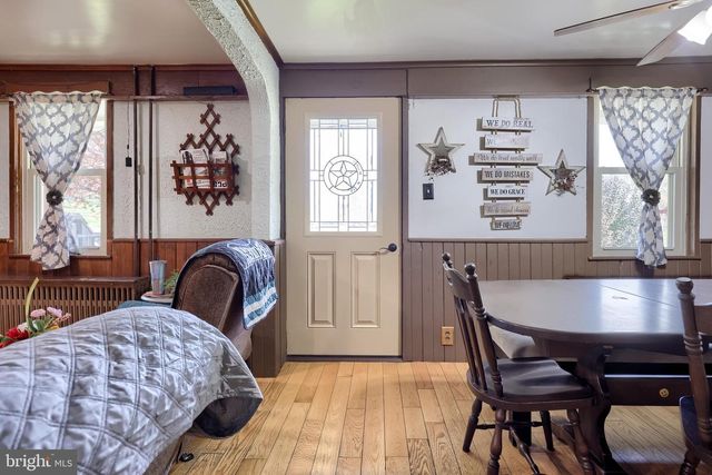 323 FAIRVIEW RD, New Providence, PA 17560