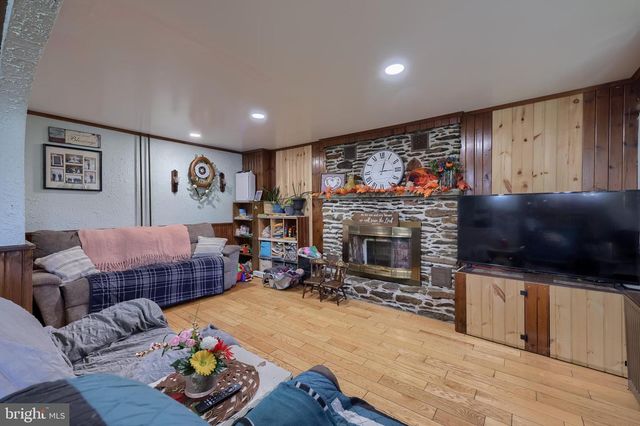 323 FAIRVIEW RD, New Providence, PA 17560