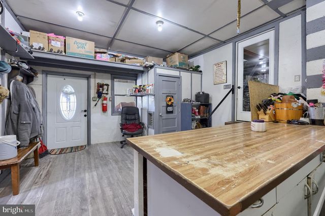 323 FAIRVIEW RD, New Providence, PA 17560