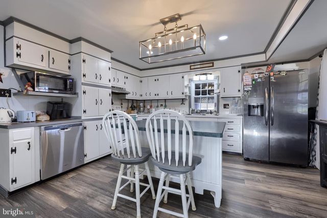 323 FAIRVIEW RD, New Providence, PA 17560