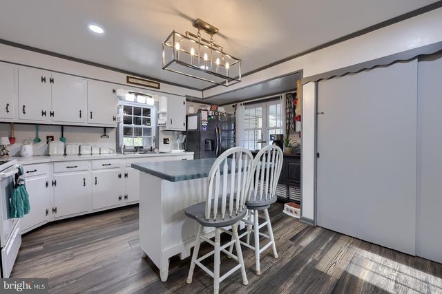 323 FAIRVIEW RD, New Providence, PA 17560