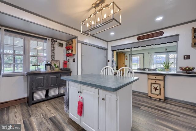 323 FAIRVIEW RD, New Providence, PA 17560