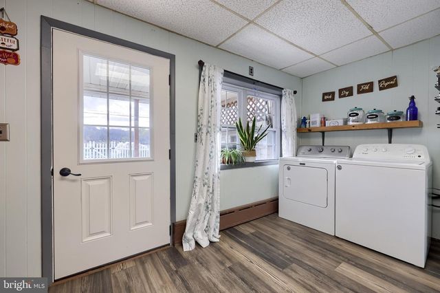 323 FAIRVIEW RD, New Providence, PA 17560