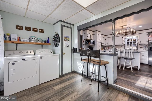 323 FAIRVIEW RD, New Providence, PA 17560