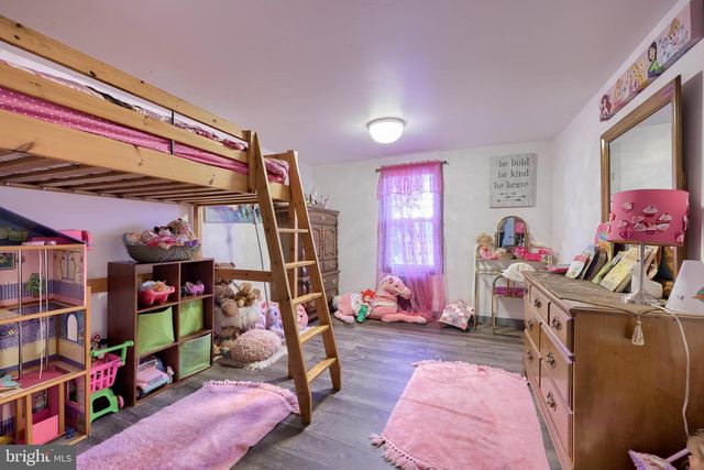 323 FAIRVIEW RD, New Providence, PA 17560