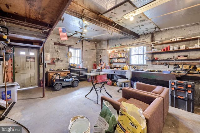 323 FAIRVIEW RD, New Providence, PA 17560