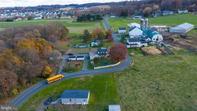 323 FAIRVIEW RD, New Providence, PA 17560