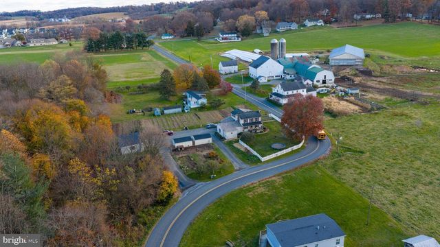 323 FAIRVIEW RD, New Providence, PA 17560