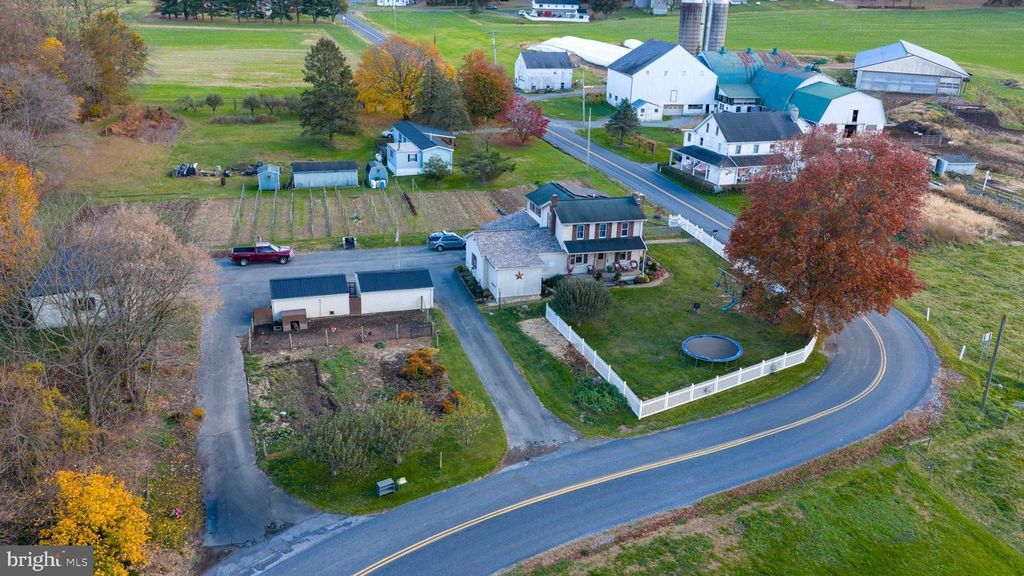 323 FAIRVIEW RD, New Providence, PA 17560