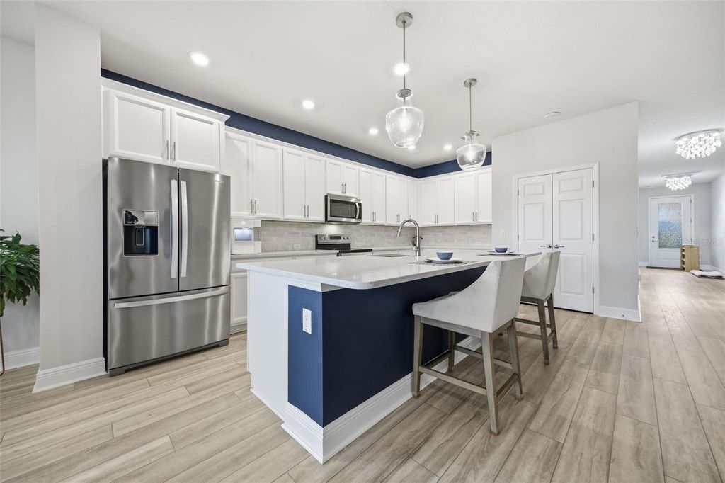 Image 11 of property listing at 8518 ARROW CREEK DRIVE, Parrish, FL 34219