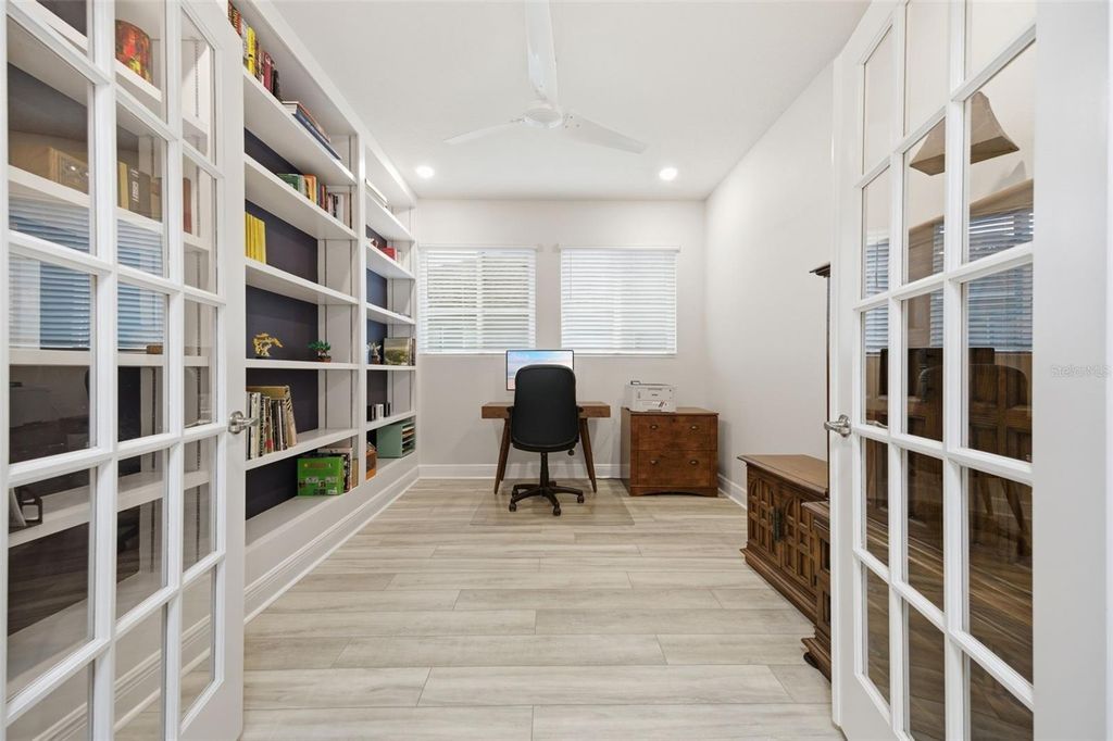 Image 18 of property listing at 8518 ARROW CREEK DRIVE, Parrish, FL 34219