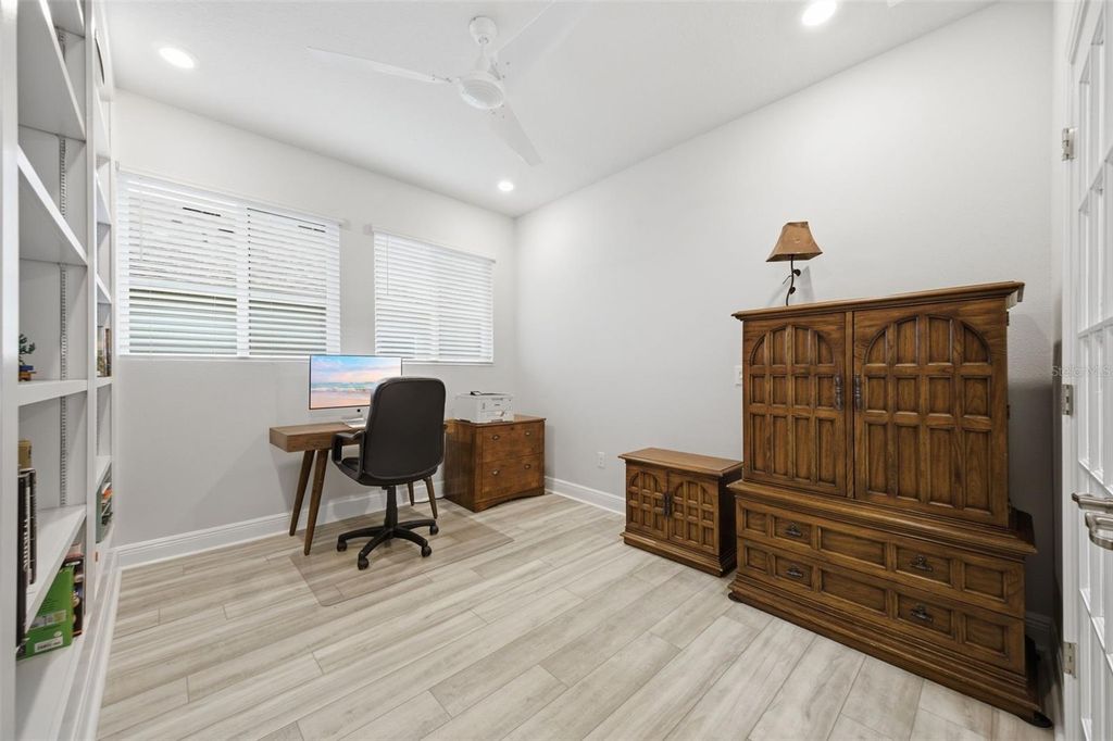 Image 19 of property listing at 8518 ARROW CREEK DRIVE, Parrish, FL 34219