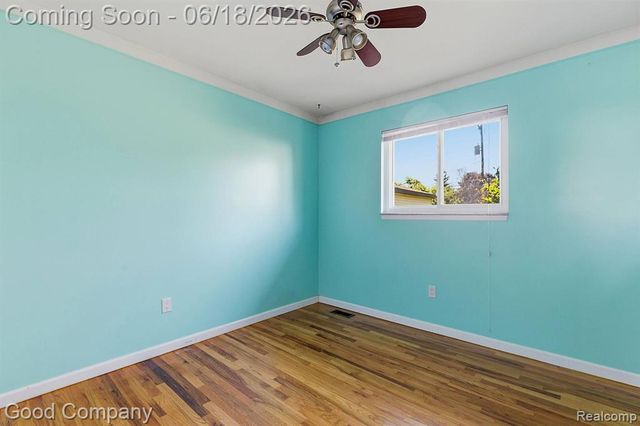 8246 Independence Drive, Sterling Heights, MI 48313