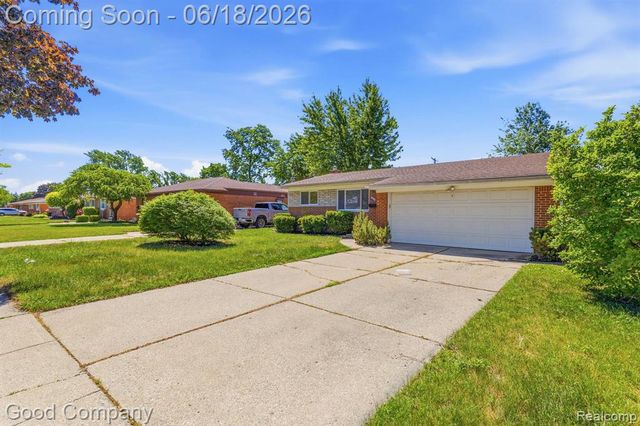 8246 Independence Drive, Sterling Heights, MI 48313
