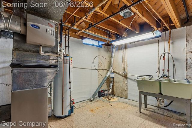 8246 Independence Drive, Sterling Heights, MI 48313