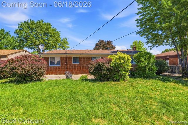 8246 Independence Drive, Sterling Heights, MI 48313