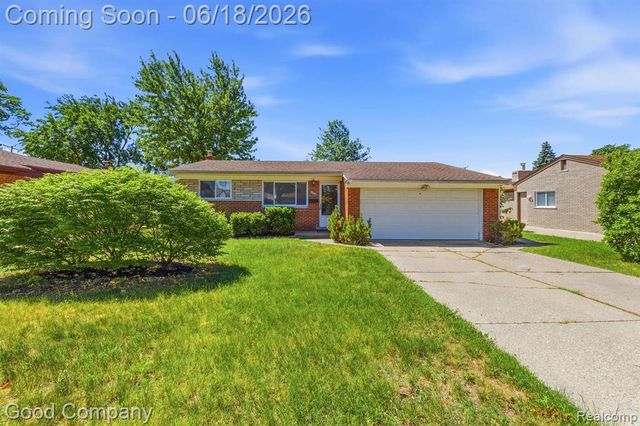 8246 Independence Drive, Sterling Heights, MI 48313