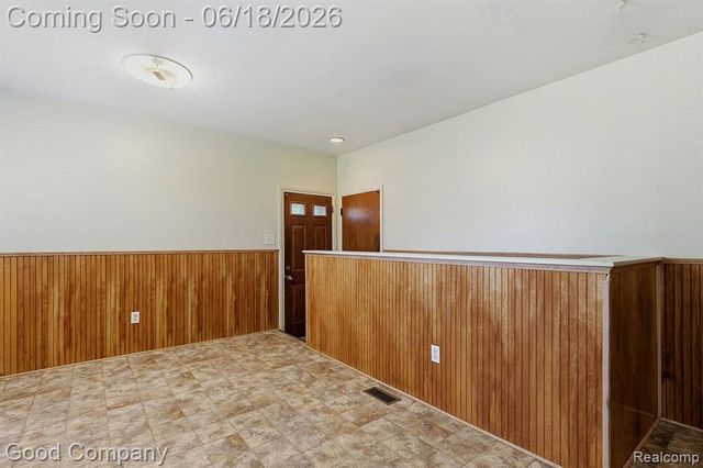 8246 Independence Drive, Sterling Heights, MI 48313