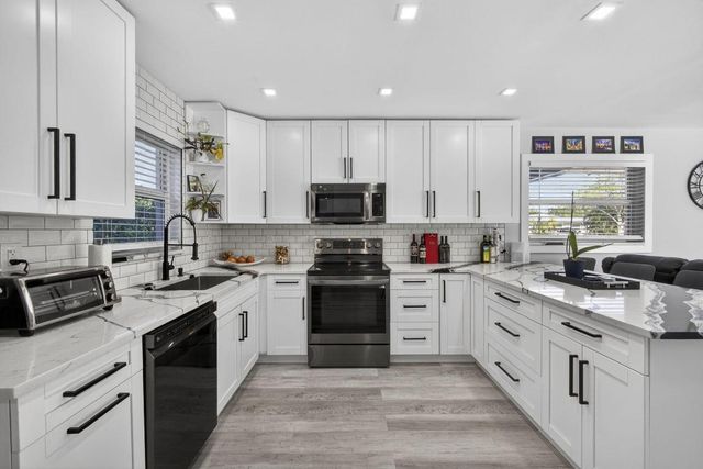 2388 S Wallen Drive, Palm Beach Gardens, FL 33410