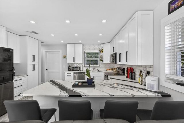 2388 S Wallen Drive, Palm Beach Gardens, FL 33410