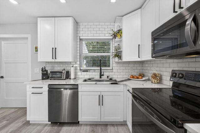 2388 S Wallen Drive, Palm Beach Gardens, FL 33410