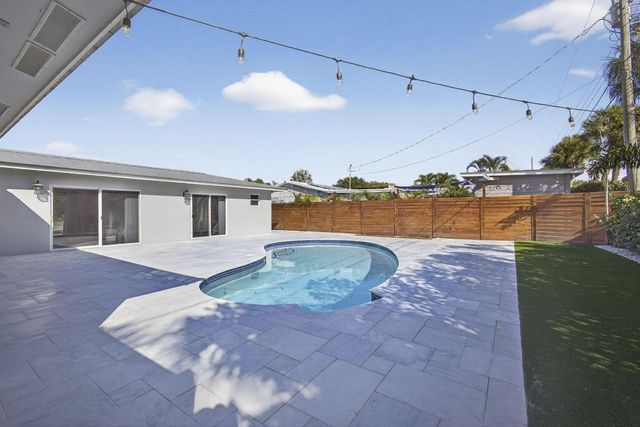 2388 S Wallen Drive, Palm Beach Gardens, FL 33410