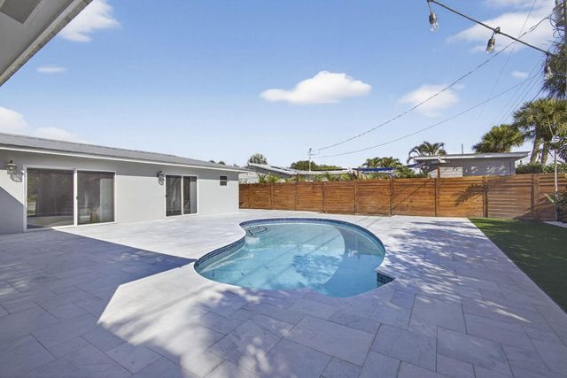 2388 S Wallen Drive, Palm Beach Gardens, FL 33410