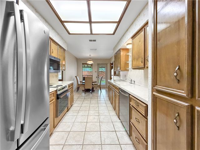 6642 Mountain Wood Dr, Corpus Christi, TX 78413