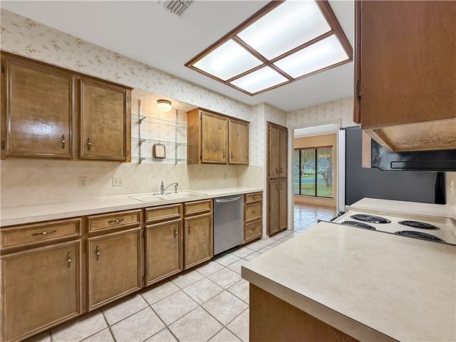 6642 Mountain Wood Dr, Corpus Christi, TX 78413
