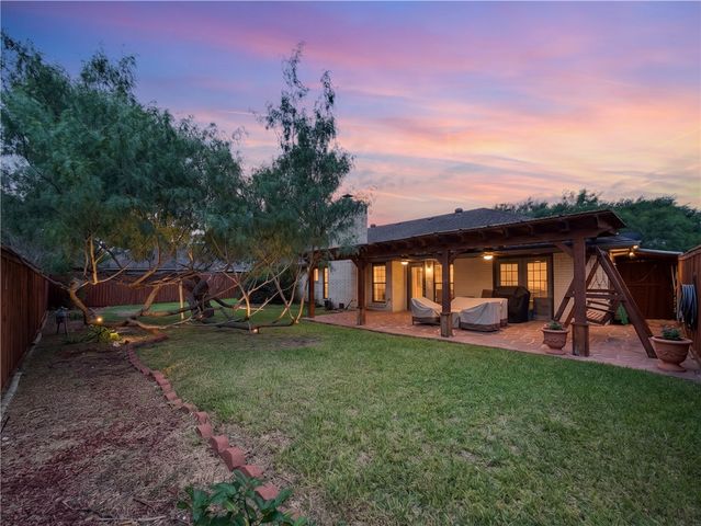 6642 Mountain Wood Dr, Corpus Christi, TX 78413