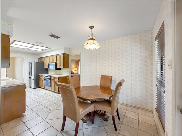 6642 Mountain Wood Dr, Corpus Christi, TX 78413