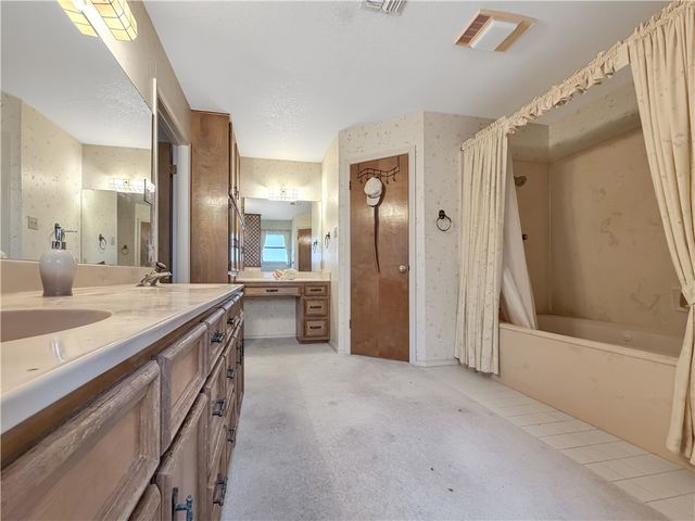 6642 Mountain Wood Dr, Corpus Christi, TX 78413