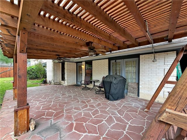 6642 Mountain Wood Dr, Corpus Christi, TX 78413