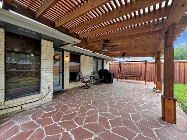 6642 Mountain Wood Dr, Corpus Christi, TX 78413