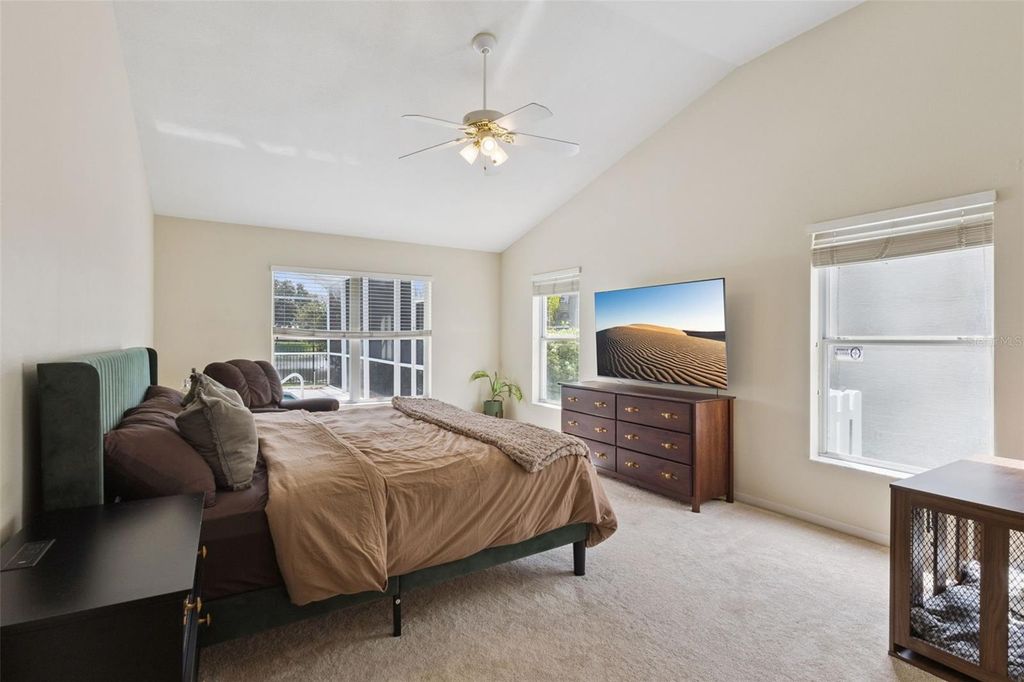Image 15 of property listing at 14313 ROXSHIRE DRIVE, Orlando, FL 32837