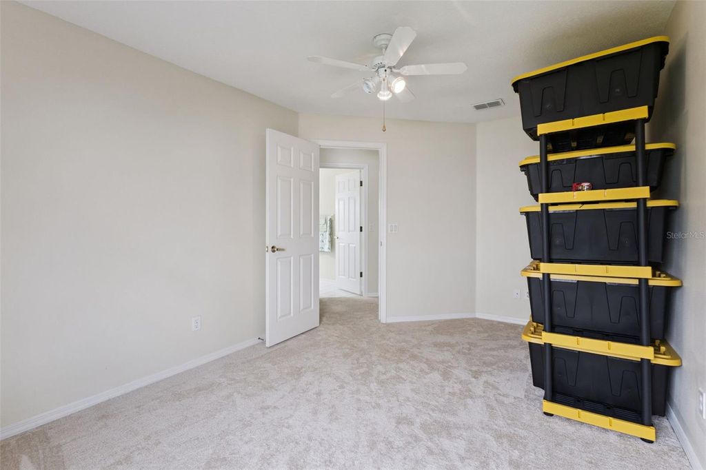 Image 20 of property listing at 14313 ROXSHIRE DRIVE, Orlando, FL 32837