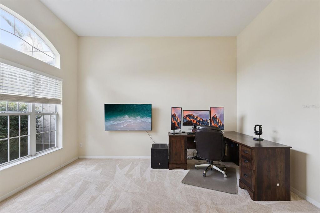 Image 22 of property listing at 14313 ROXSHIRE DRIVE, Orlando, FL 32837