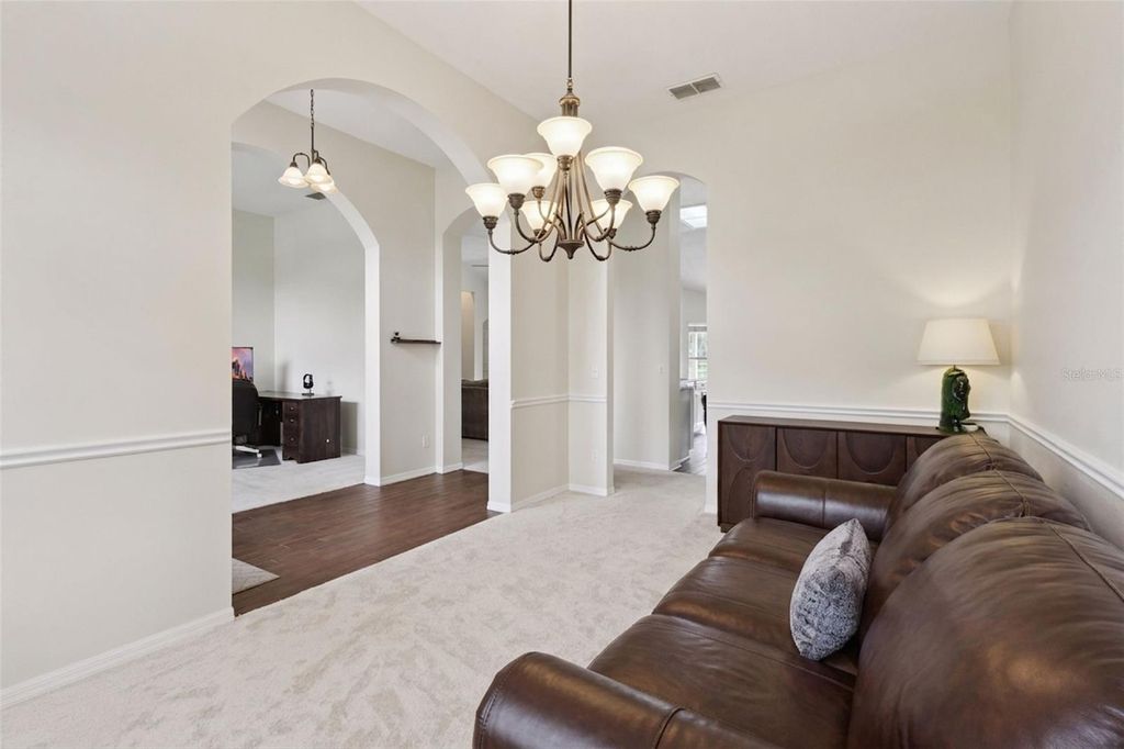 Image 4 of property listing at 14313 ROXSHIRE DRIVE, Orlando, FL 32837