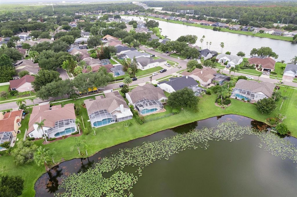 Image 42 of property listing at 14313 ROXSHIRE DRIVE, Orlando, FL 32837