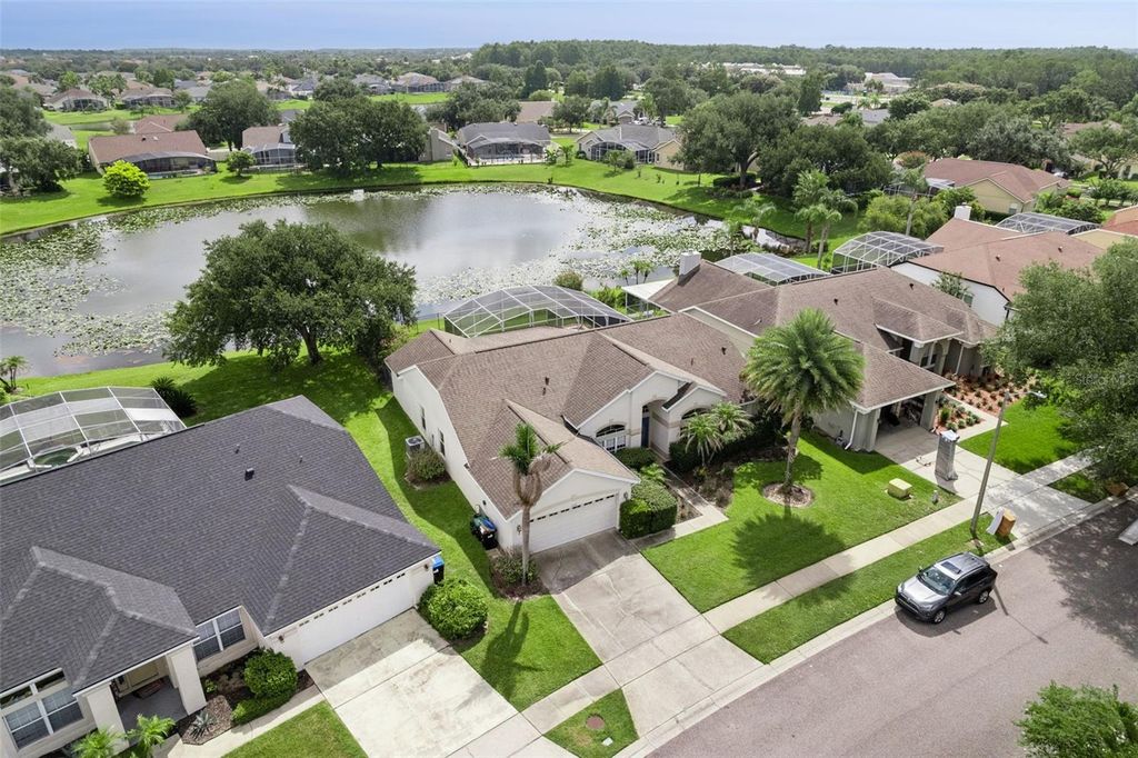 Image 44 of property listing at 14313 ROXSHIRE DRIVE, Orlando, FL 32837