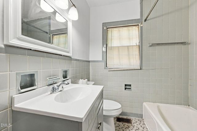 400 N Sumner Street, Selma, NC 27576