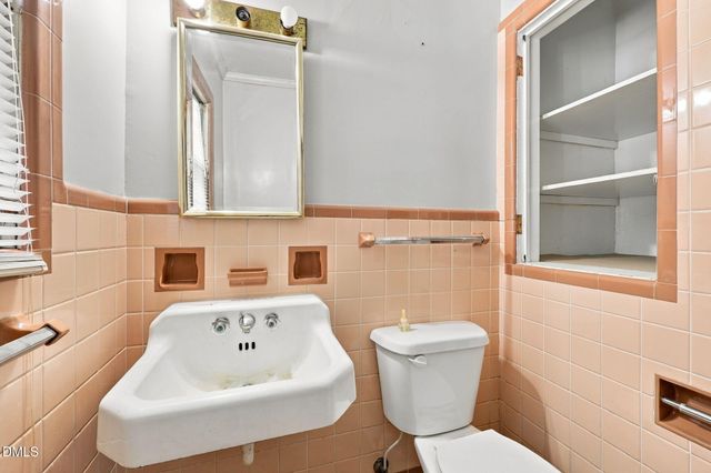 400 N Sumner Street, Selma, NC 27576