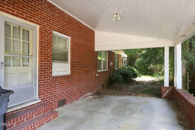 400 N Sumner Street, Selma, NC 27576