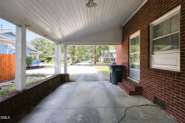 400 N Sumner Street, Selma, NC 27576
