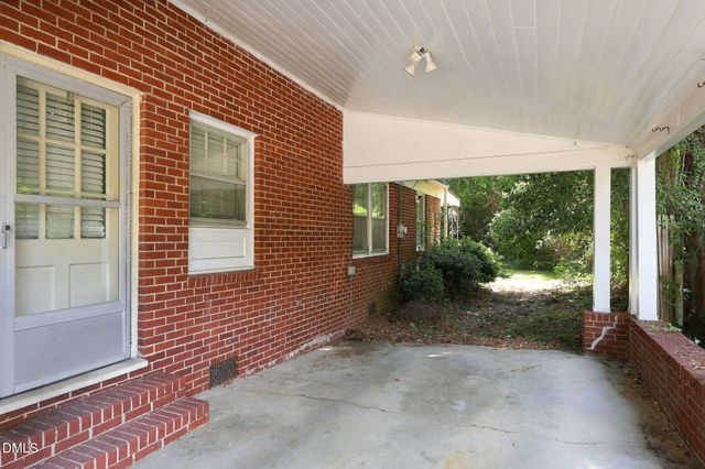 400 N Sumner Street, Selma, NC 27576