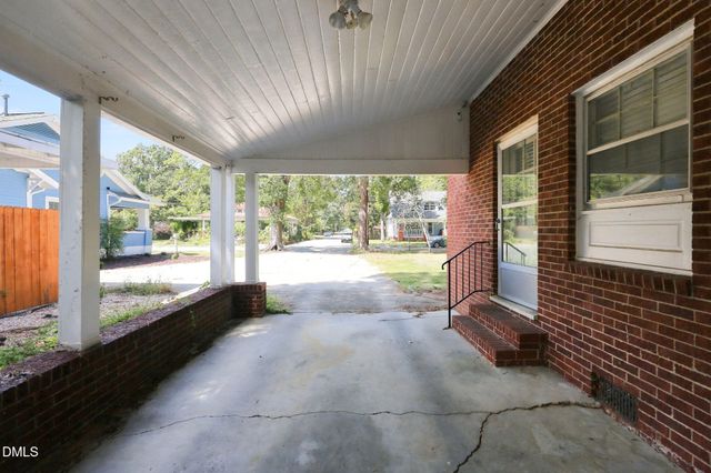 400 N Sumner Street, Selma, NC 27576