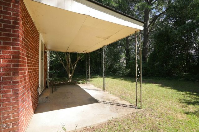 400 N Sumner Street, Selma, NC 27576